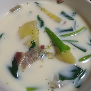 空芯菜とさつまいもの豆乳スープ(^^)
